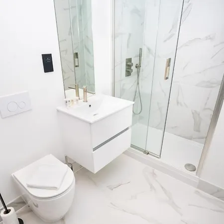 Fantastic 2 Bed Apartment Birmingham