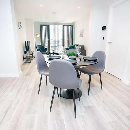 Fantastic 2 Bed Apartment *