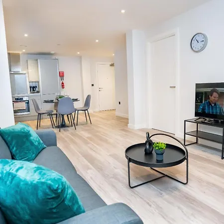 Fantastic 2 Bed Apartment Birmingham